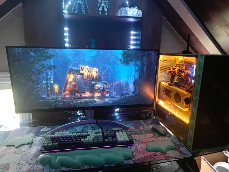 The finished machine at the desk.